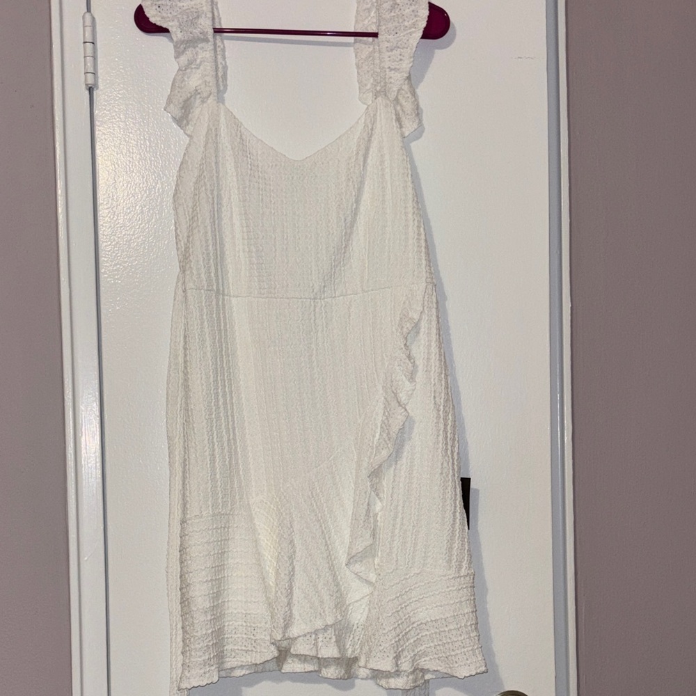 NWT Lulu's Textured White‎ Sleeveless Dress